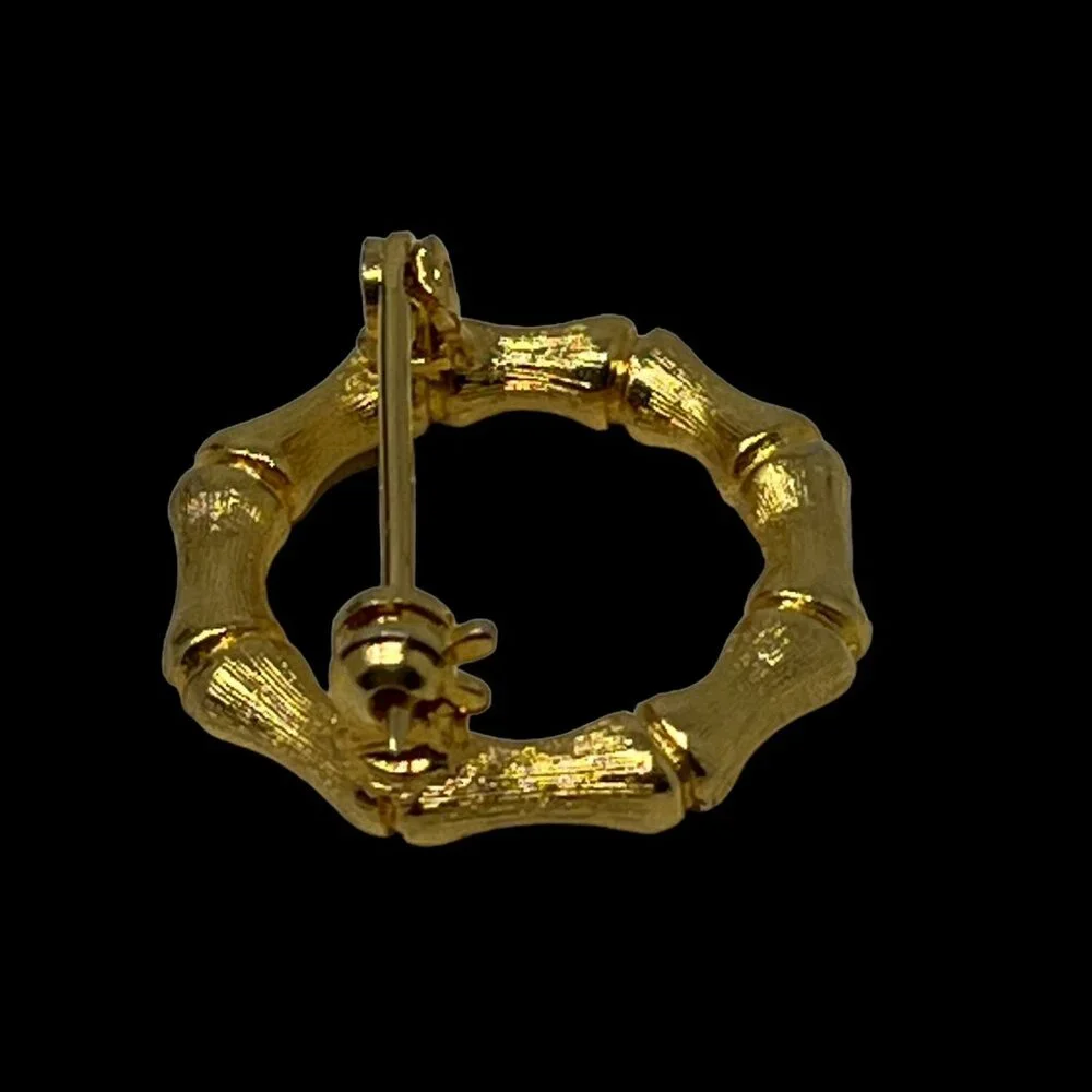 Vintage Brooch Round Circle Textured Gold Tone Bone Shaped Segments Pin‎